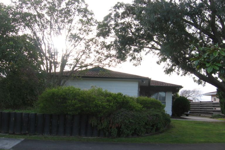 Photo of property in 27 Paradise Place, Milson, Palmerston North, 4414