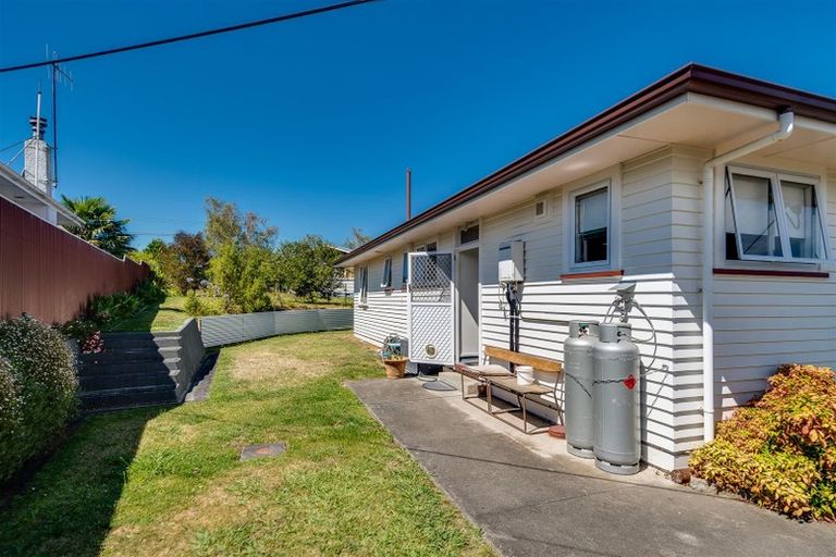 Photo of property in 3 Mcgreevy Street, Waipawa, 4210