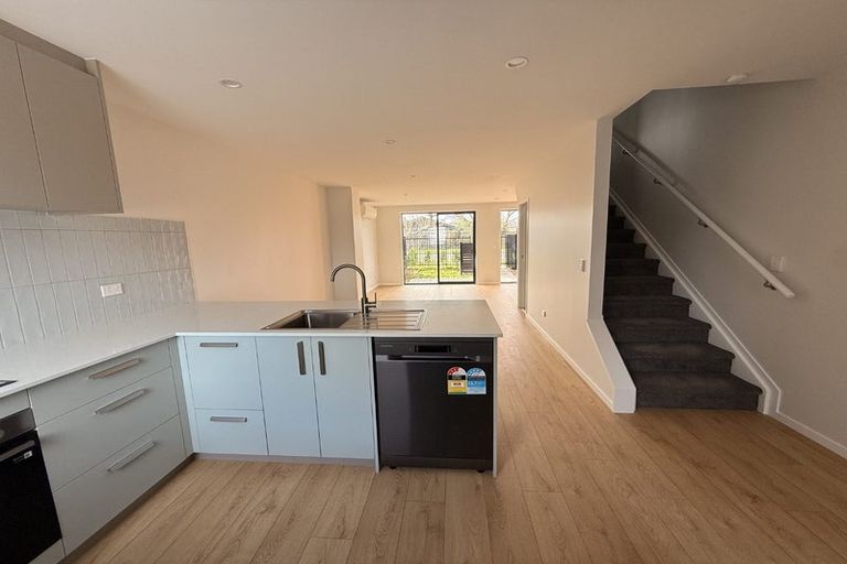 Photo of property in 2/1 Scott Road, Hobsonville, Auckland, 0616