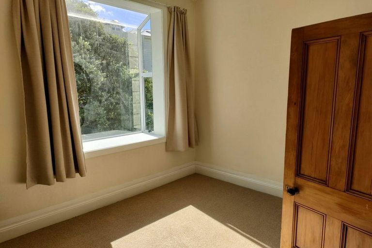 Photo of property in 120 Aro Street, Aro Valley, Wellington, 6021