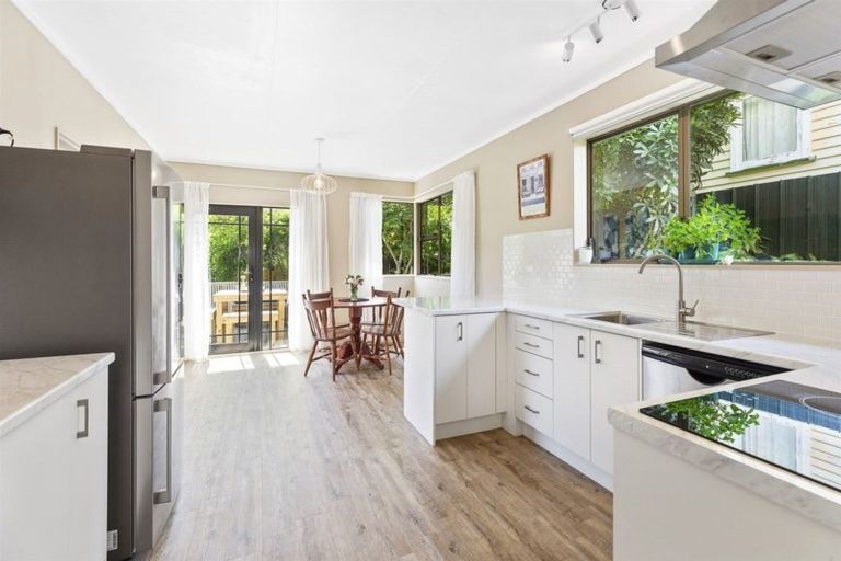 Photo of property in 76 Champion Street, Cannons Creek, Porirua, 5024