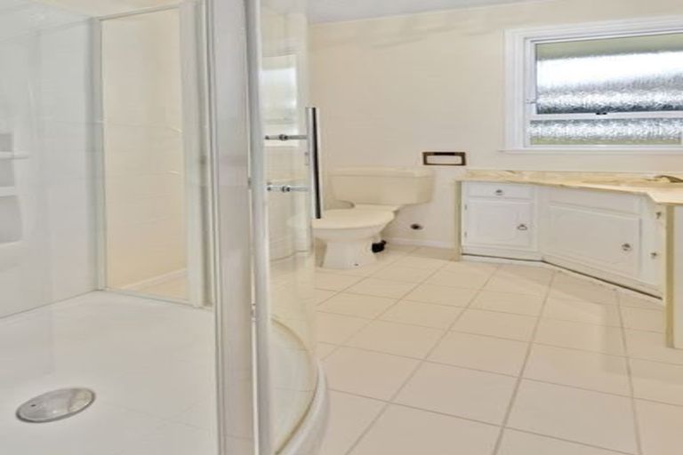 Photo of property in 2/240 Hurstmere Road, Takapuna, Auckland, 0622