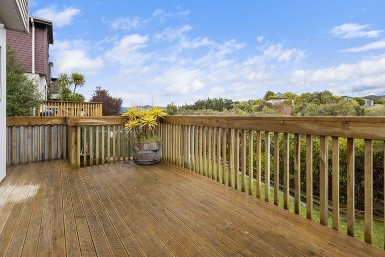 Photo of property in 82a Kirton Drive, Riverstone Terraces, Upper Hutt, 5018