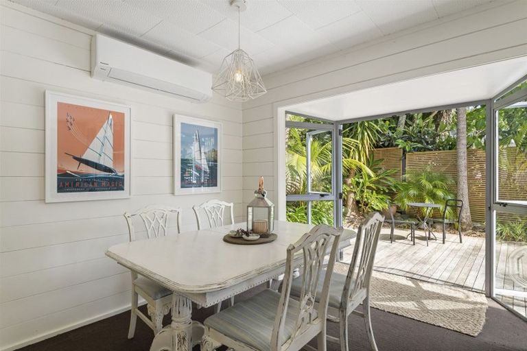 Photo of property in 2/71 Saddleback Rise, Murrays Bay, Auckland, 0630
