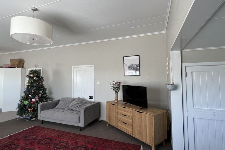 Photo of property in 13 High Street West, Waitara, 4320