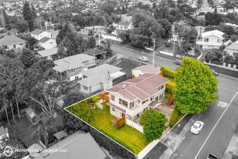 Photo of property in 1 Jacaranda Avenue, Beach Haven, Auckland, 0626