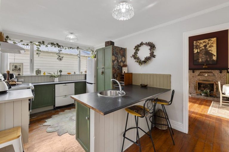 Photo of property in 53 Easther Crescent, Kew, Dunedin, 9012