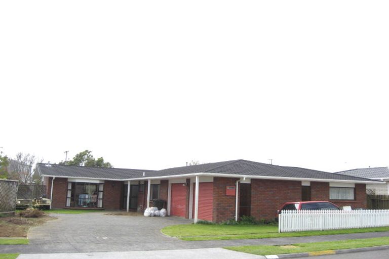 Photo of property in 8 Tamati Place, Merrilands, New Plymouth, 4312