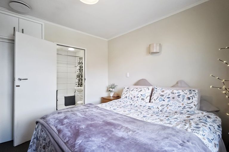 Photo of property in 8 Mamaku Street, Paraparaumu, 5032