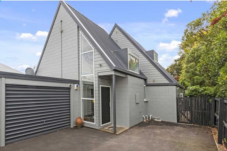 Photo of property in 98a Memorial Avenue, Ilam, Christchurch, 8053