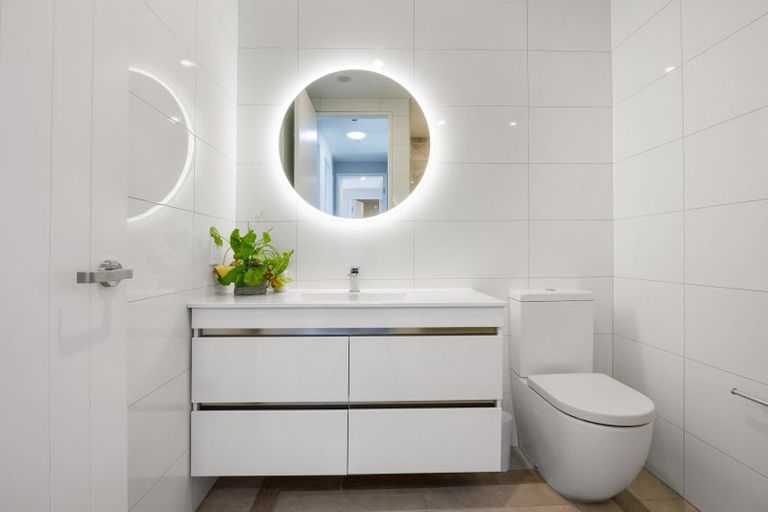 Photo of property in 203/86 Alpha Street, Cambridge, 3434