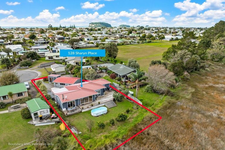 Photo of property in 128 Sharyn Place, Whangamata, 3620