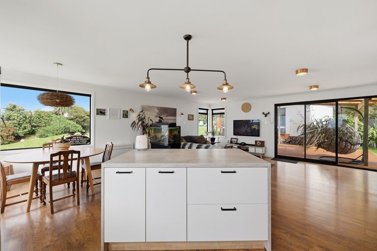 Photo of property in 8 Ellersley Street, Halfway Bush, Dunedin, 9010