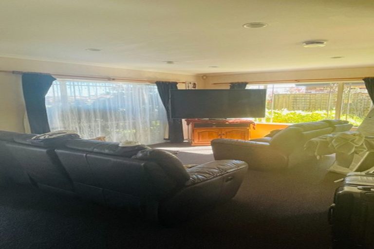 Photo of property in 62 Sandwick Drive, Weymouth, Auckland, 2103