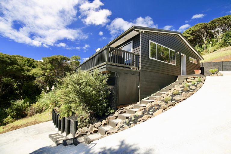 Photo of property in 33 Whaanga Road, Raglan, 3297