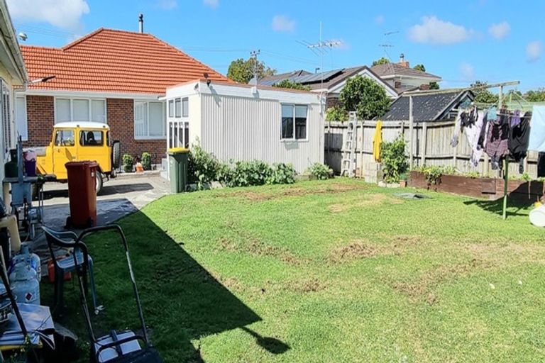 Photo of property in 502 Don Buck Road, Massey, Auckland, 0614