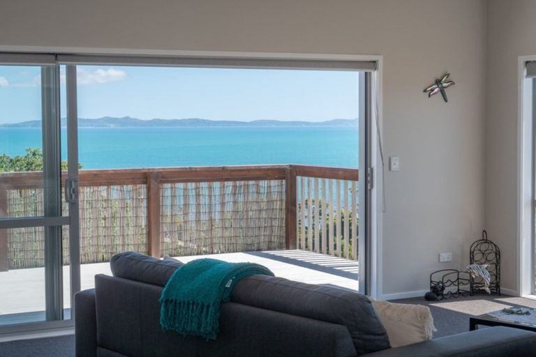 Photo of property in 11 Nancy Wake Place, Cable Bay, 0420