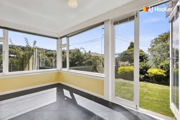 Photo of property in 85 Hargest Crescent, Saint Clair, Dunedin, 9012