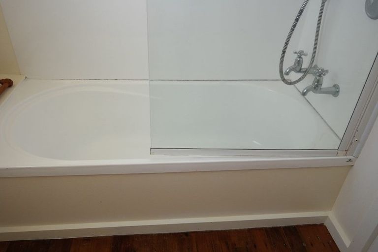 Photo of property in 40 South Terrace, Picton, 7220