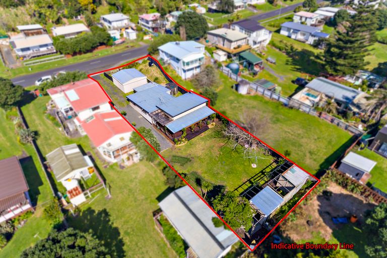 Photo of property in 218 Maunsell Road, Port Waikato, Tuakau, 2695