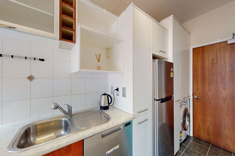 Photo of property in Atrium Apartments, 2d/154 The Terrace, Wellington Central, Wellington, 6011