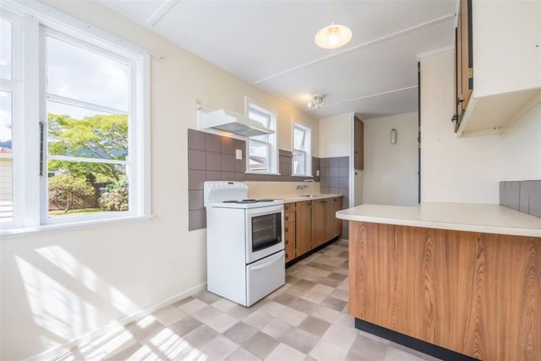 Photo of property in 361 Cambridge Terrace, Naenae, Lower Hutt, 5011