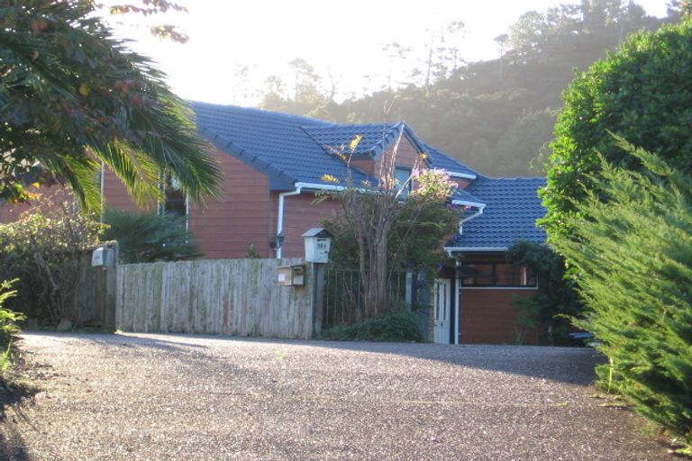 Photo of property in 20 Redlands Grove, Swanson, Auckland, 0612