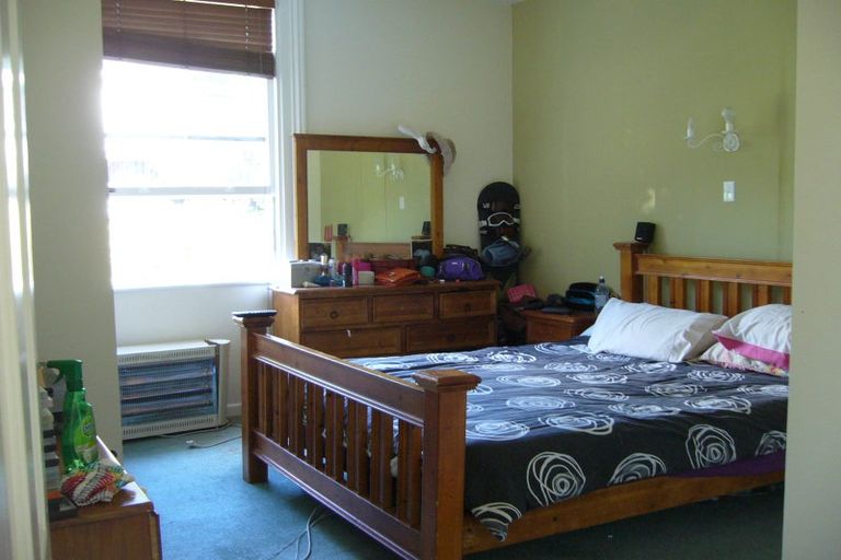 Photo of property in 2/25 Clifton Terrace, Kelburn, Wellington, 6012