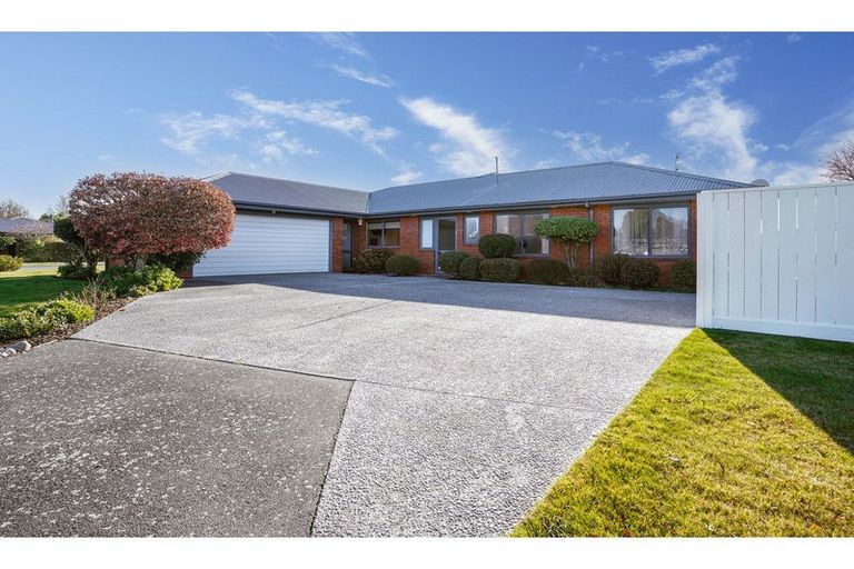 Photo of property in 1 Stanton Place, Woodend, 7610