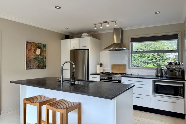 Photo of property in 32b Gilbert Street, New Plymouth, 4310
