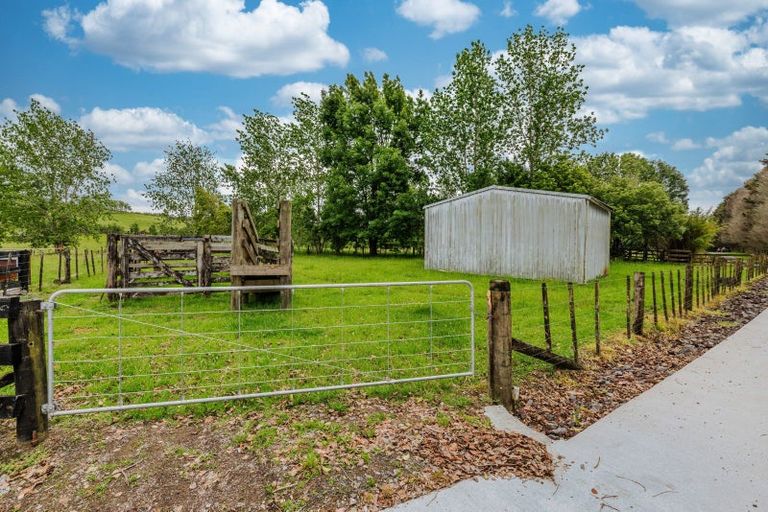 Photo of property in 681 Puketona Road, Haruru, 0204