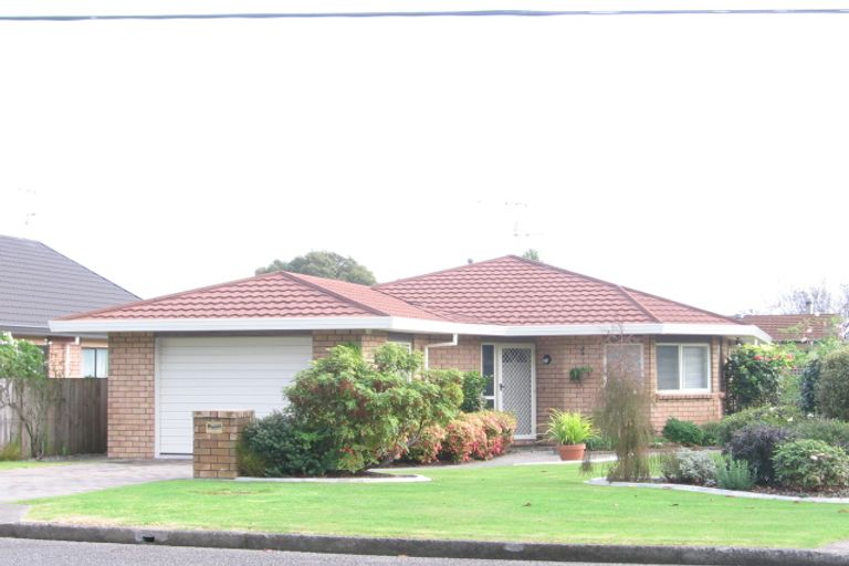 Photo of property in 62 Parata Street, Waikanae, 5036