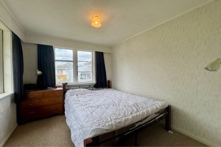 Photo of property in 10 Grey Street, Martinborough, 5711