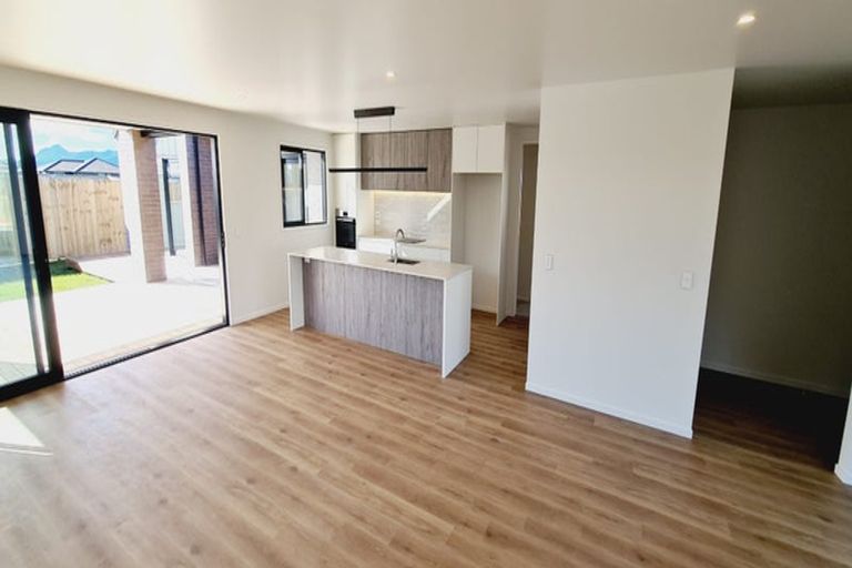 Photo of property in 110 Kaurinui Crescent, One Tree Point, 0118