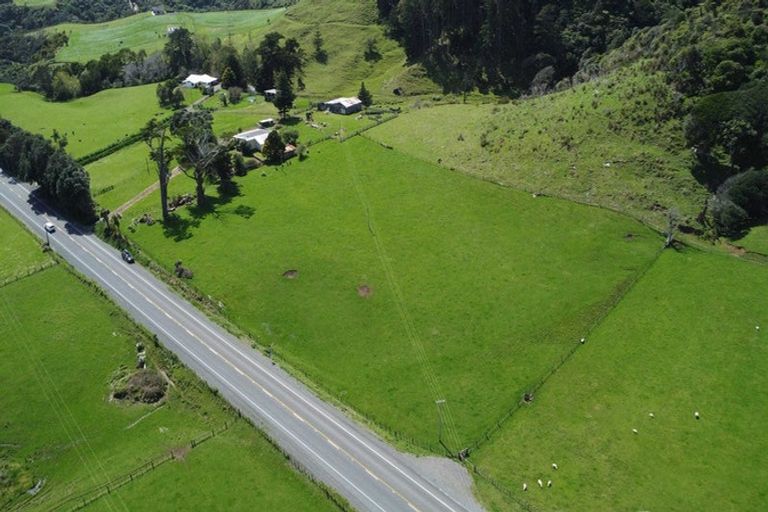 Photo of property in State Highway 3, Tongaporutu, Urenui, 4378