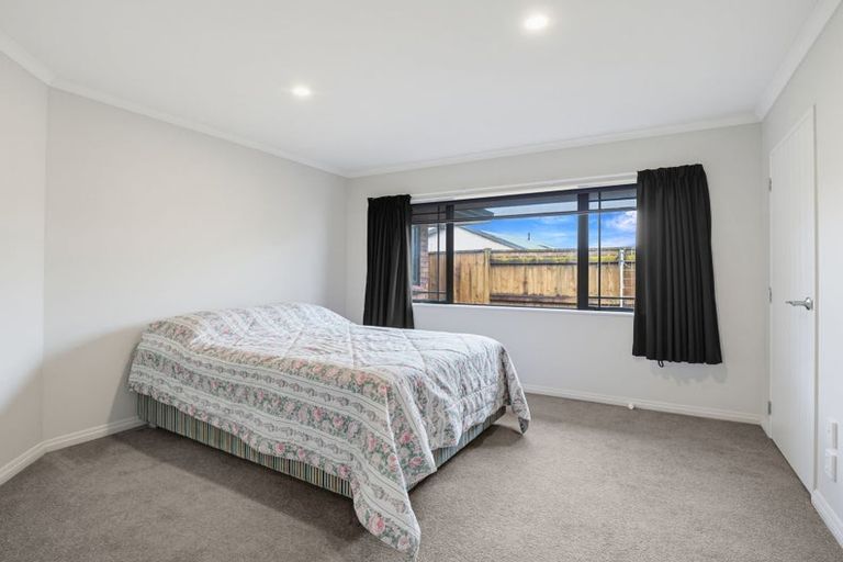 Photo of property in 52 Tennyson Avenue, Kelvin Grove, Palmerston North, 4414