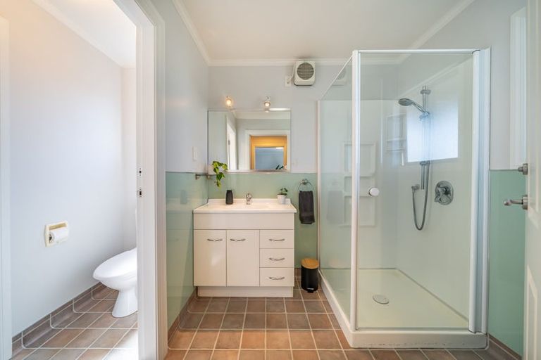 Photo of property in 11 Chastudon Place, Tawa, Wellington, 5028