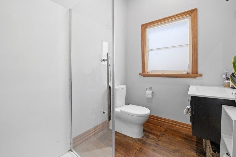 Photo of property in 53 Sutherland Road, Melrose, Wellington, 6023