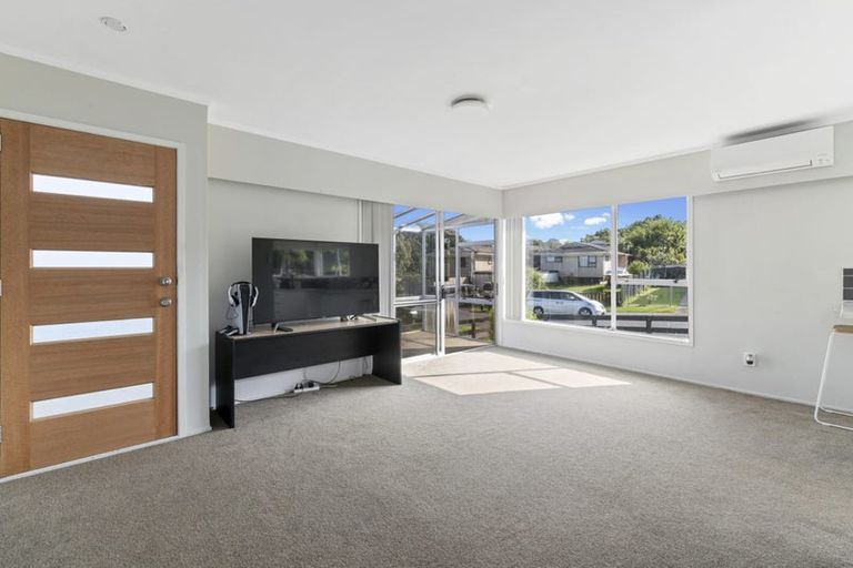 Photo of property in 1/3 Sentosa Place, Clover Park, Auckland, 2019