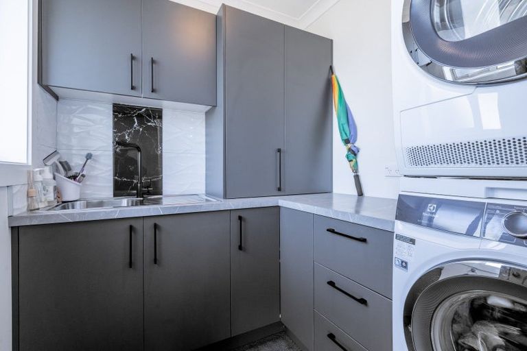 Photo of property in 14 Ballantrae Street, Wallacetown, 9816