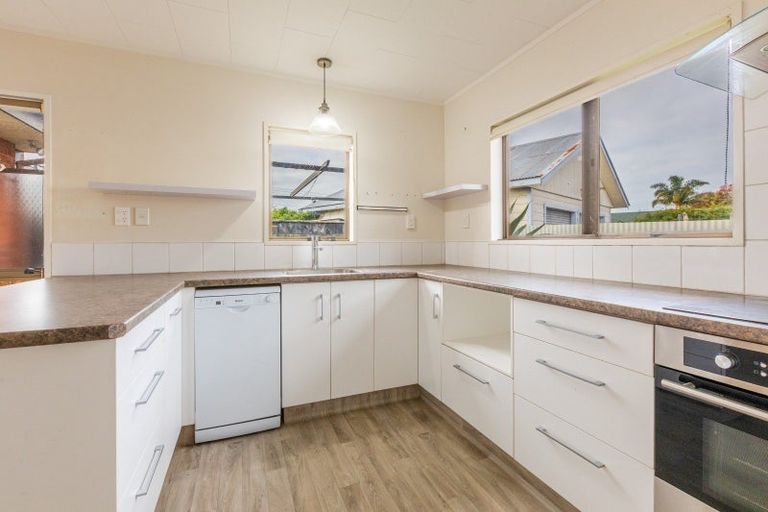 Photo of property in 3/92 Guppy Road, Greenmeadows, Napier, 4112