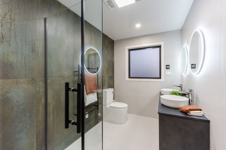 Photo of property in 52 Kumukumu Road, Long Bay, Auckland, 0630