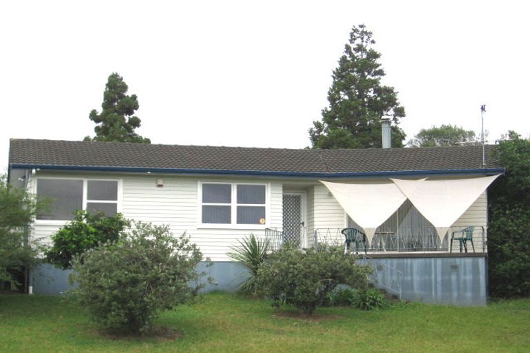 Photo of property in 21 Miltonia Avenue, Te Atatu South, Auckland, 0610