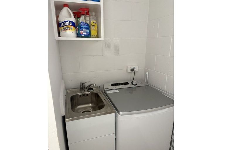 Photo of property in Paddington Apartments, 9/15 Mckinley Crescent, Brooklyn, Wellington, 6021