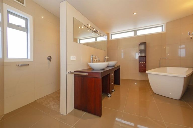 Photo of property in 148 Centennial Drive, Whitianga, 3510