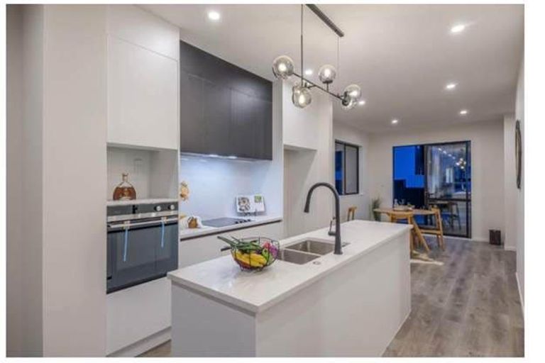 Photo of property in 5 Whawhaki Lane, Kumeu, 0810