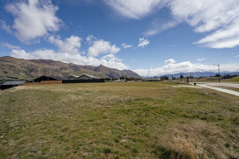 Photo of property in 11 Simpson Crescent, Wanaka, 9305