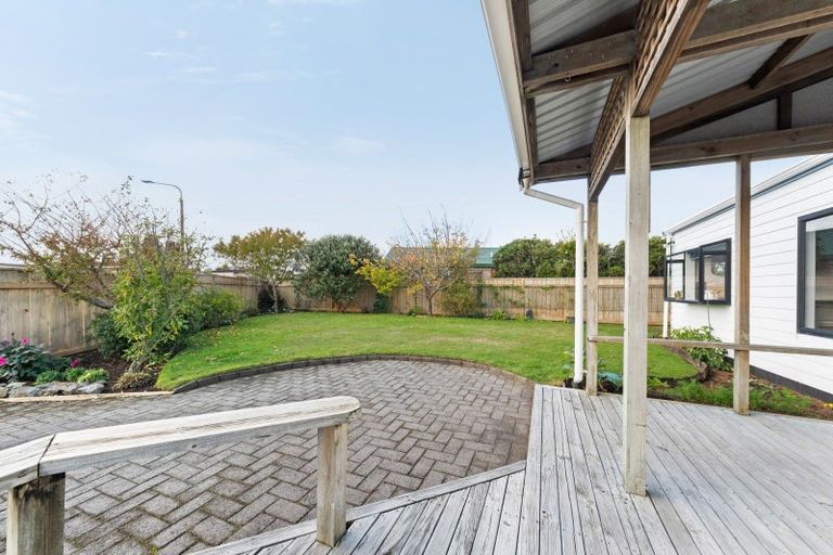 Photo of property in 17 Ballantrae Place, Highlands Park, New Plymouth, 4312