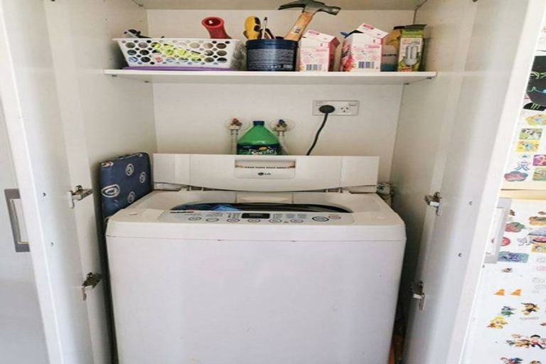 Photo of property in 3/9 Fuchsia Place, Birkdale, Auckland, 0626