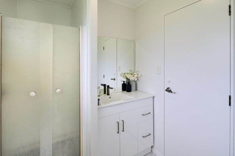 Photo of property in 27 Invercargill Drive, Kelson, Lower Hutt, 5010